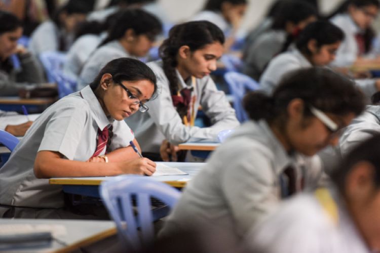 CBSE to announce the datesheet for 10th and 12th classes : read for updates