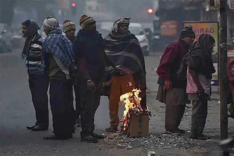 कई राज्यों में बारिश से बढ़ी ठिठुरन, दिल्ली-यूपी और बिहार समेत कई राज्यों में आज बारिश की संभावना