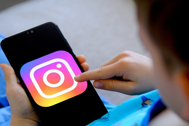 Facebook ने बच्चों के लिए Instagram बनाने पर लगाई रोक