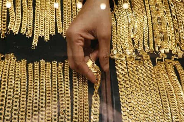 Gold Price crosses Rs 47,000 mark after a week, Silver falls