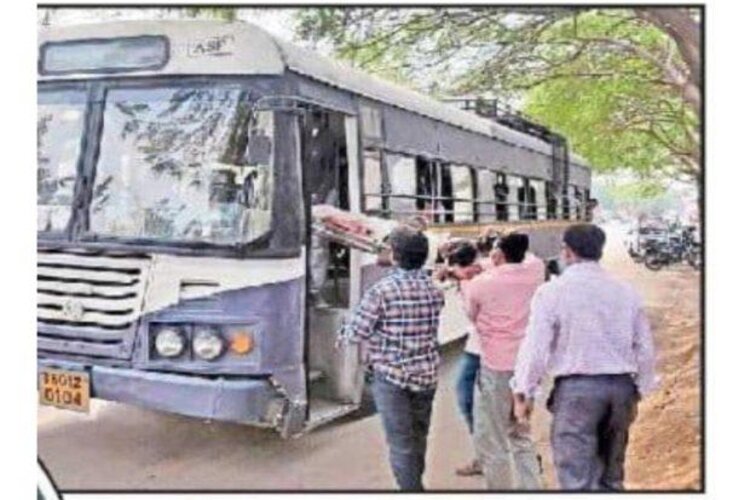 Telangana: Women deliver 2 Baby Girls on moving State Buses, Babies get Free Lifetime Passes 