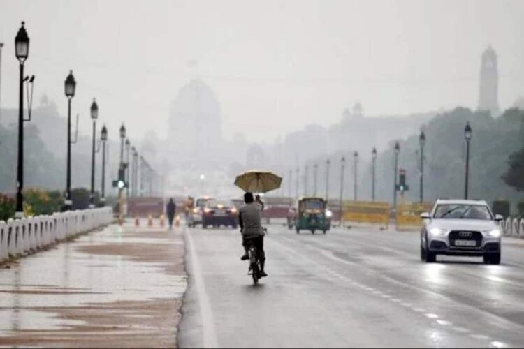 Monsoon arrives in Delhi, Heavy rainfall in some areas