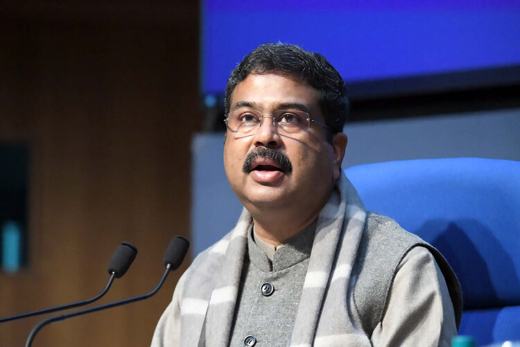 Dharmendra Pradhan invites Global Institutions to Collaborate with India 