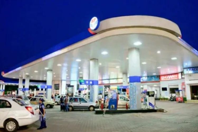 Petrol and diesel prices : IOCL ने जारी किए पेट्रोल डीजल के रेट, नहीं बदले पेट्रोल-डीजल के दाम