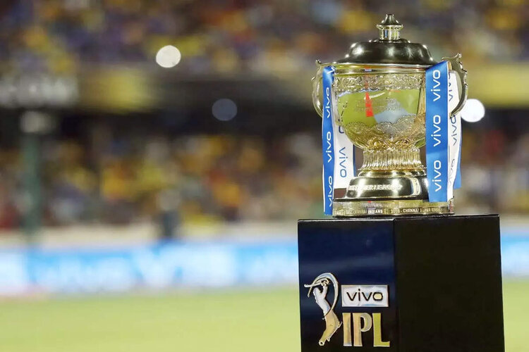 IPL  2021: प्लेऑफ में जगह बनाने के लिए MI को दिखाना होगा करिश्माई अंदाज़, RCB के लिए भी आज का मुकाबला होगा अहम