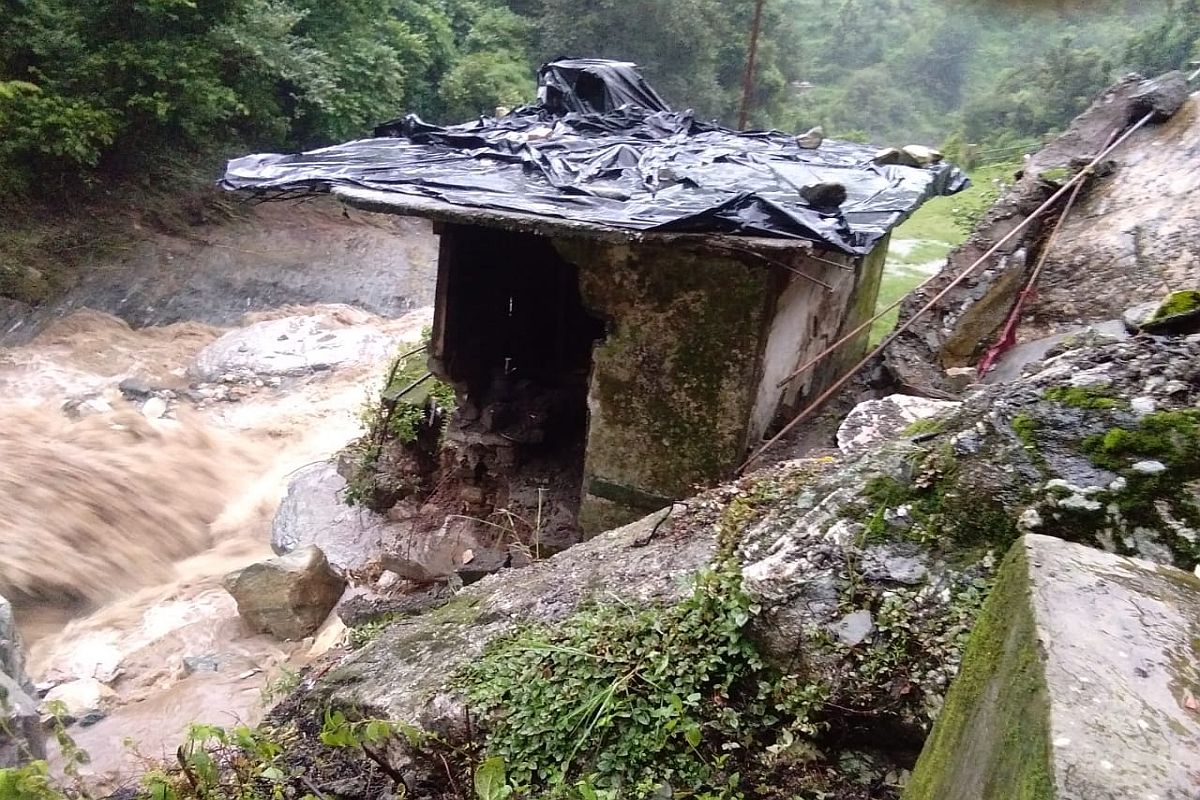 Heavy Rain Lashes in Uttarakhand, killing 16 and causing heavy destructions 