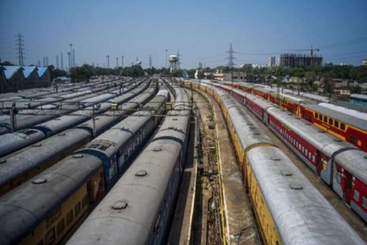 Indian Railways announces to add extra coaches in these trains 