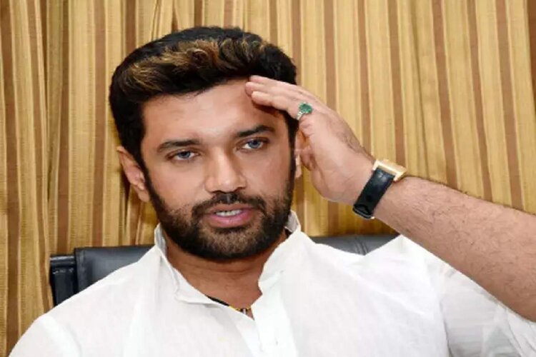 Bihar: एलजेपी में बड़ी फूट, पांच सांसदों ने छोड़ा Chirag Paswan का साथ