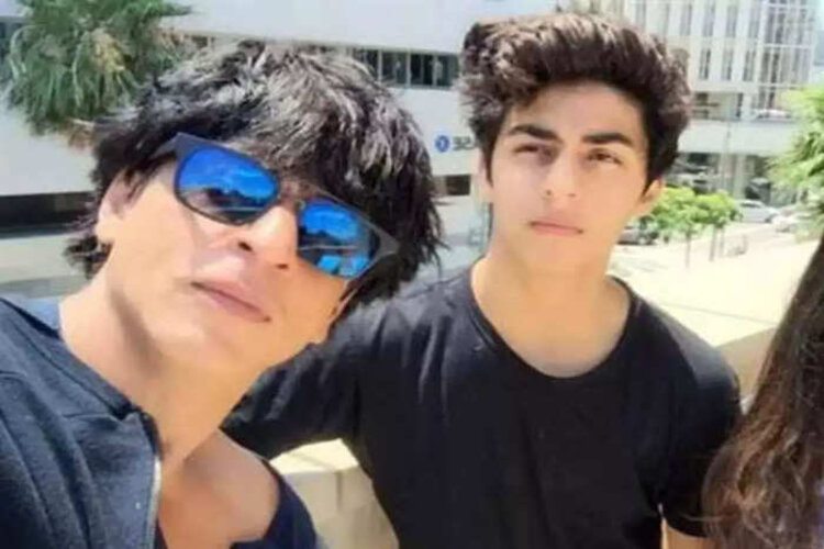 Shahrukh Khan meets Aryan in Arthur Road Jail 
