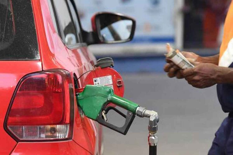 Petrol Price rising again, 100.56 a litre in Delhi