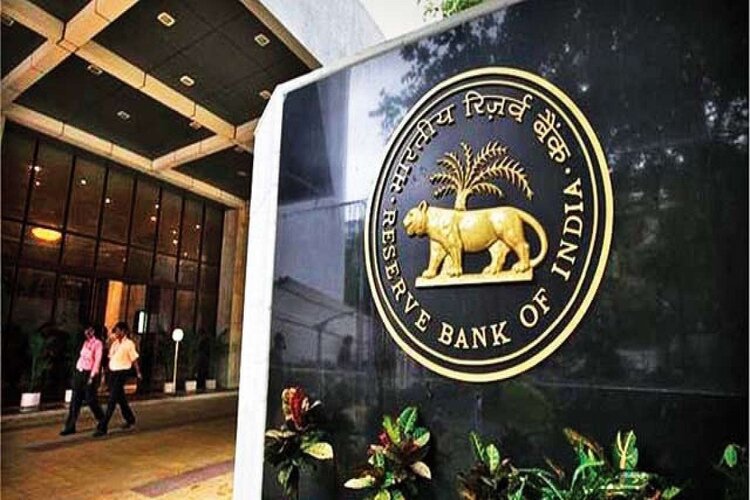 खराब ऋणों की वजह से बैंकों पर भारी पड़ सकता है नया साल, RBI ने दी चेतावनी