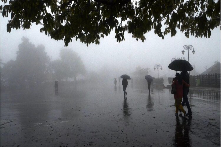 Prediction of Heavy Rainfall in Himachal, Possibility of Cloudburst 