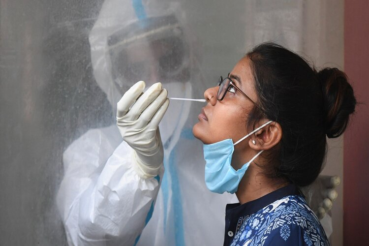 Covid Updates: India administers more than 2.5 crore vaccine doses in one day 