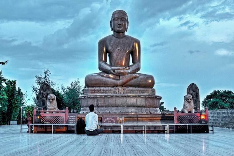 Mahavir Jayanti 2021: महावीर जंयती के खास मौके पर आप अपनों को दें कुछ तरह से शुभकामनाएं