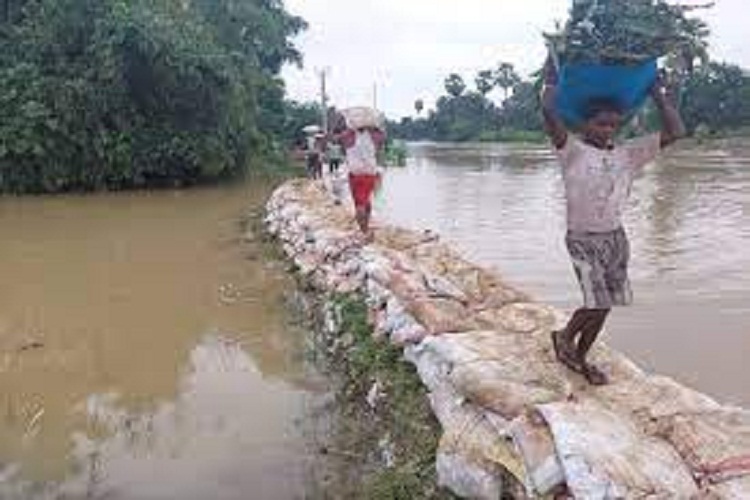 Bihar Flood: पटना में जारी बा बाढ़ के तबाही, जिला प्रशासन एलर्ट मोड पर 