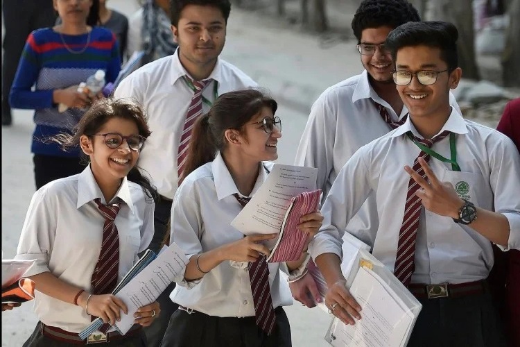 CBSE, ICSE Term 1 Exams: तय समय पर ऑफलाइन होगी परीक्षा, सुप्रीम कोर्ट ने खारिज दी याचिका