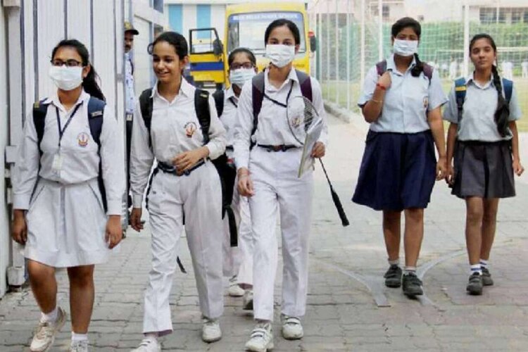 'Covid vaccination of students not a condition to reopen schools', says Govt 