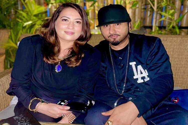 Yo Yo Honey Singh's Wife files Domestic Violence case, seeks Rs 10 Lakh compensation 