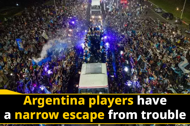 Low hanging cables ‘almost’ drag-off Argentina players from bus top