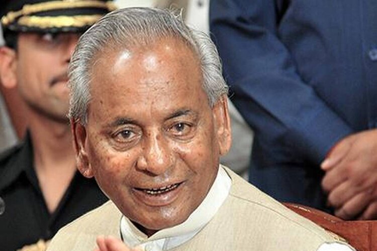UP: CM Yogi Adityanath visits Ex-CM Kalyan Singh in hospital 