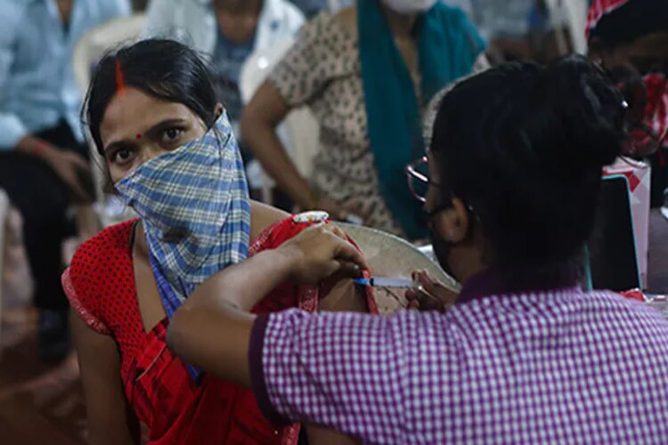 Covid Updates: India records 12,514 fresh cases and 251 deaths 