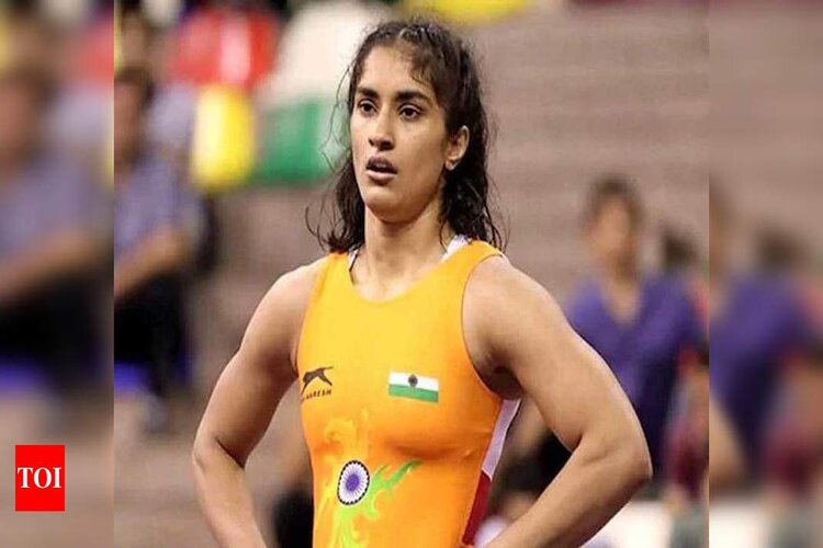 Everyone outside is treating me like I am a dead thing, says Vinesh Phogat 