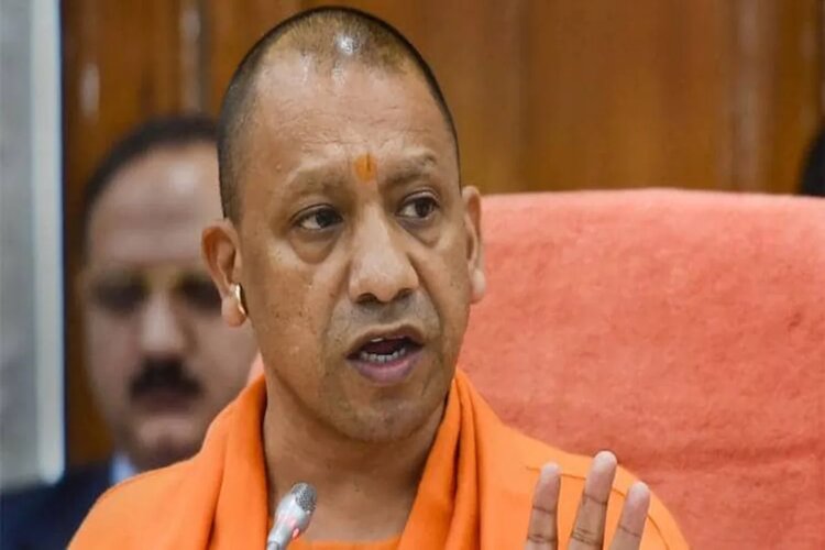 UP: CM Yogi Adityanath ने लिया बड़ा फैसला, MBA छात्र मैनेज करेंगे अस्पताल