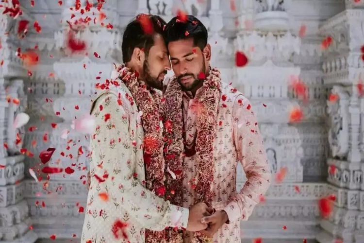 Gay couple who went viral for their traditional Indian wedding are expecting their first baby