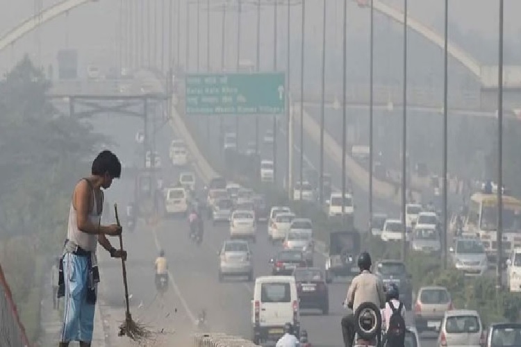 Delhi AQI: गैस चेम्बर बनी दिल्ली में खुद को कैसे रखें सुरक्षित?