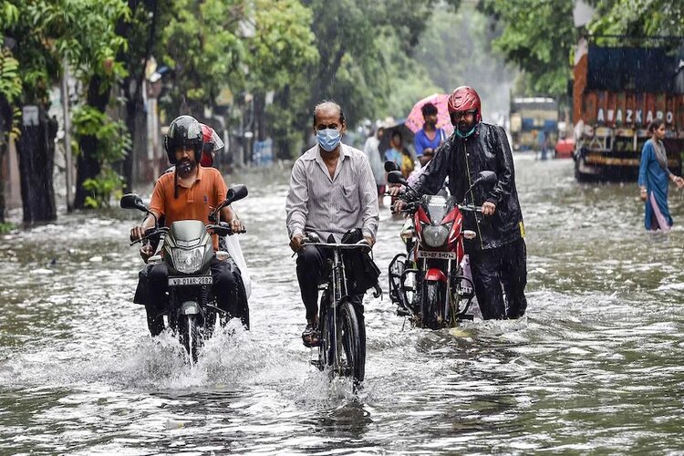 उत्तराखंड में बारिश का कहर जारी, इन जगहों पर मौसम विभाग का अलर्ट