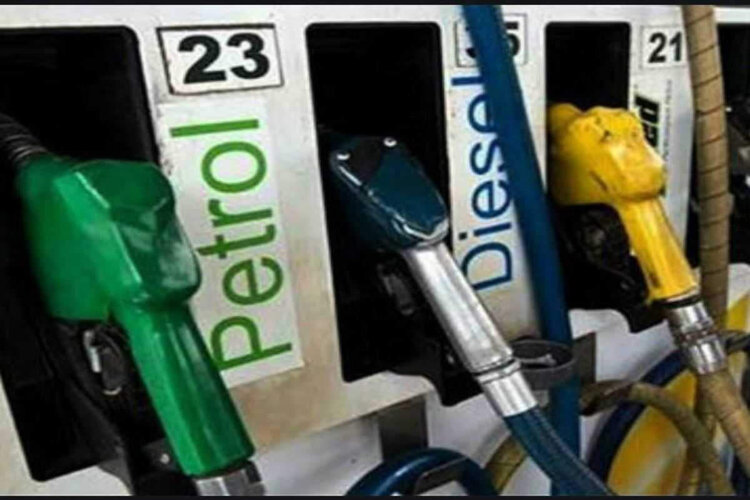 आज फिर महंगा हुआ Petrol-Diesel , आप ऐसे चेक कर सकते हैं इनके दाम