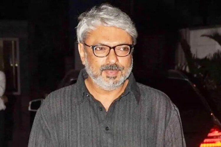 Sanjay Leela Bhansali announces to release Heeramandi on Netflix 