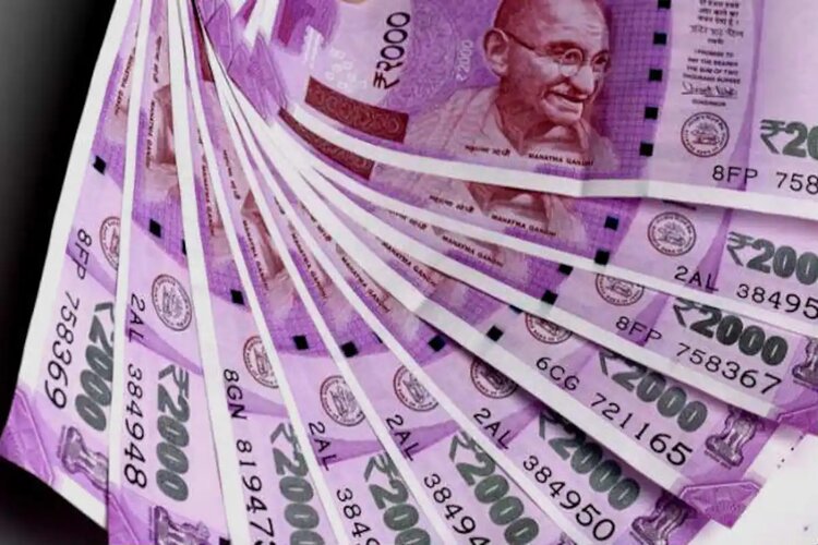 7th Pay Commission: Central Govt. Employees and Pensioners to get 11% hike in DA
