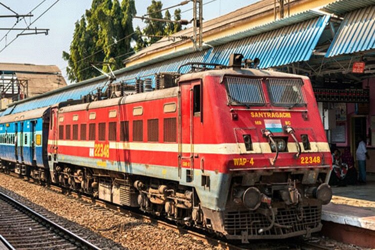 Indian Railways: भारत दर्शन ट्रेन आज से शुरू, जानिए किराया और समय