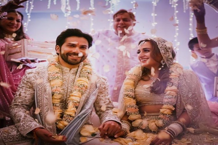 Varun Dhawan and long time beau Natasha Dalal tie the knot, checkout the details