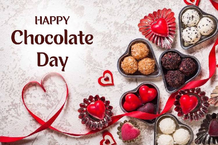 Chocolate Day: अपने पार्टनर को चॉटलेट के साथ-साथ भेजे ये रोमांटिक संदेश, रिश्ते में आएगी मिठास