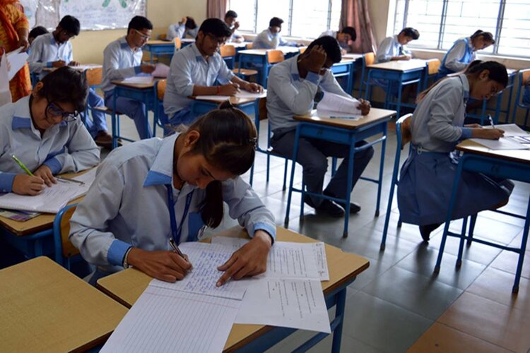 CBSE 12th Exam 2021: बोर्ड लेगा 12वीं की परीक्षा पर अहम फैसला आज, 11 बजे होगी  बैठक