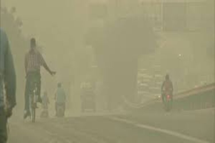 AQI in Delhi Remains Unchanged in 'Very Poor' Category, Likely to get Worse 