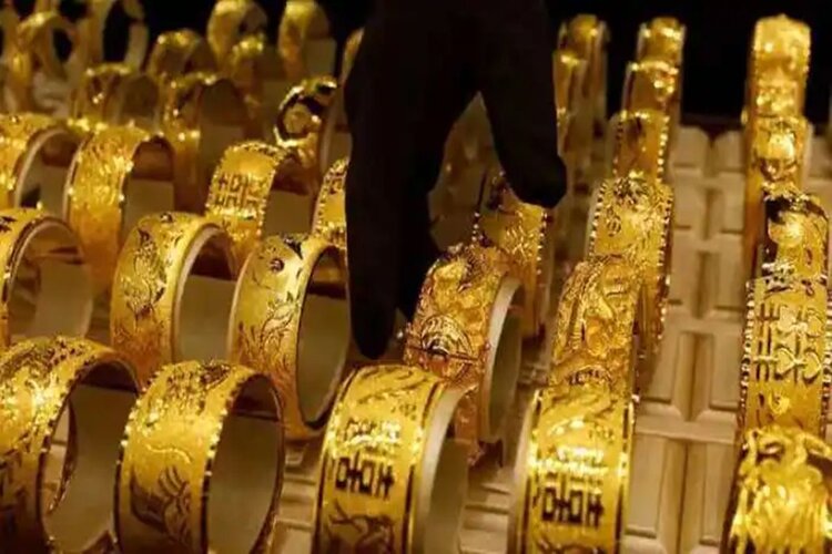 Gold price remains stable, MCX values at Rs 46,450