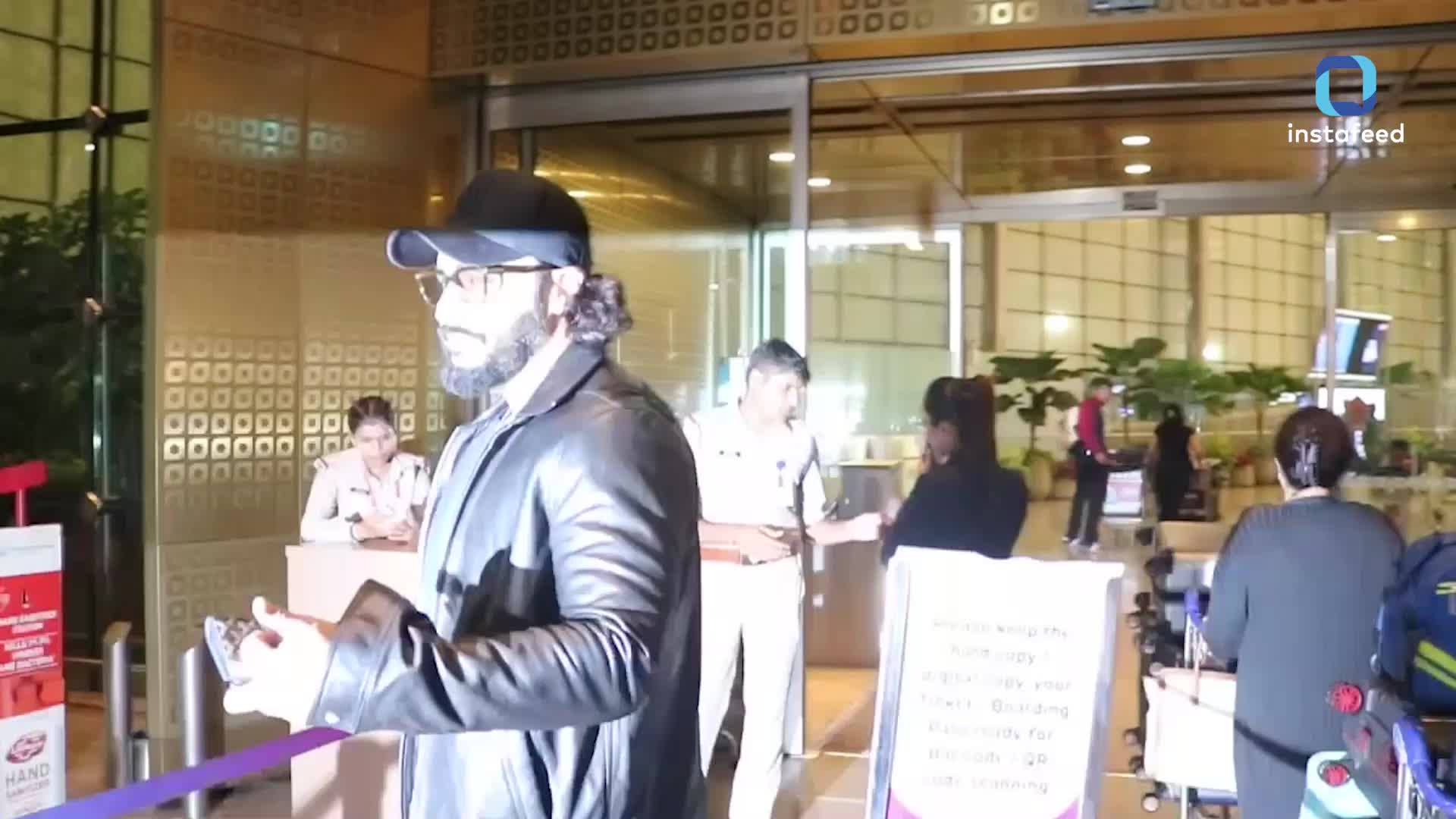 Video:  डिपार्चर के दौरान मुंबई एयरपोर्ट पर नजर आए  Bollywood Actor  अर्जुन कपूर