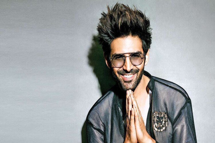 Kartik Aaryan shares Motion Poster of Bhool Bhulaiyaa 2 on Social Media 
