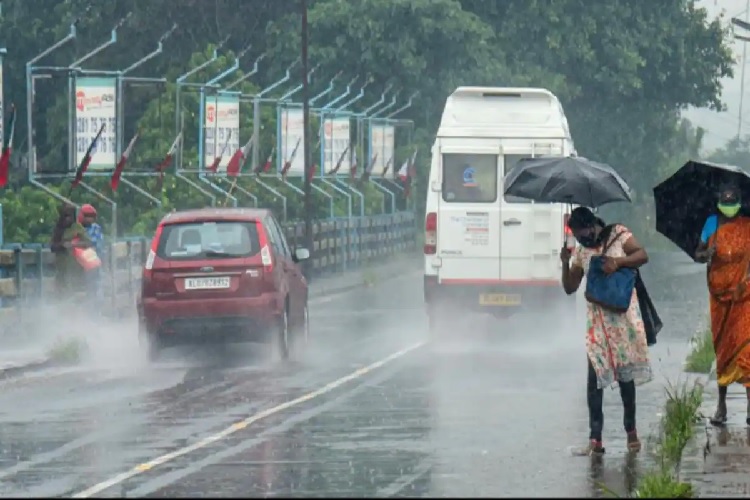 आंधी-बारिश: आफत अभी बाकी, बारिश से बिजली व्यवस्था ध्वस्त 