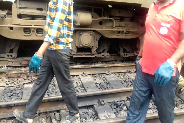 Delhi-Goa Rajdhani Express derails in Karbude Tunnel